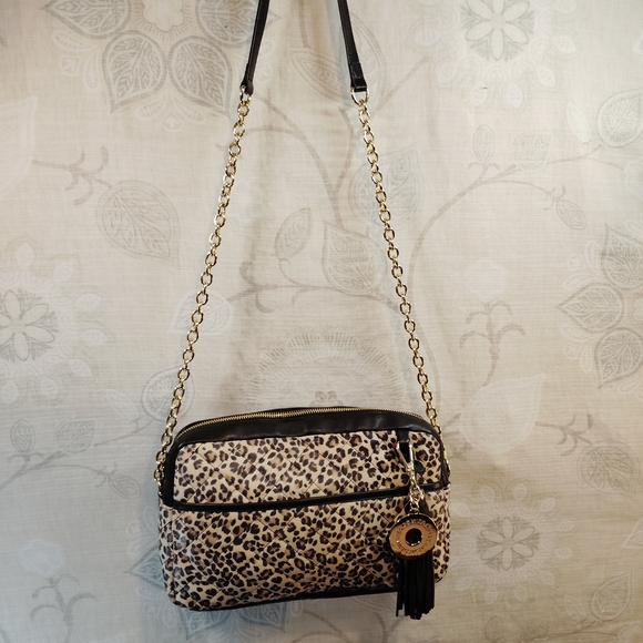 Isaac Mizrahi Handbags - Isaac Mizrahi Leopard Print Crossbody Bag with Black and Gold Chain